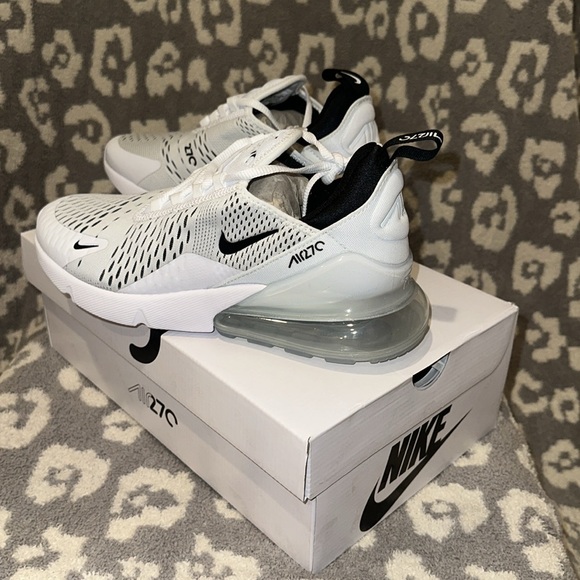 NIKE AIR MAX 270 CASUAL SHOES 😍 WHITE/BLACK 😍 NEW & NEVER WORN 😍 - Picture 5 of 17
